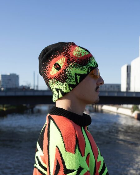MONSTA BEANIE NEON (-50%)
